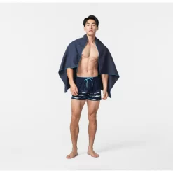 Serviette De Bain Microfibre à Rayures Bleu Foncé Taille L 80 X 130 Cm -Aquasport Soldes serviette de bain microfibre a rayures bleu fonce taille l 80 x 130 cm 2