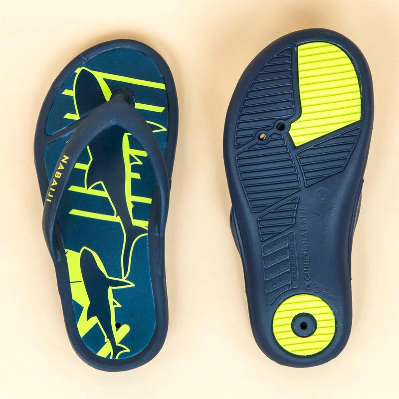 Tongs De Piscine Enfants - Tonga 500 Print - Shark Bleu 4 Tongs De Piscine Enfants - Tonga 500 Print - Shark Bleu – Image 4